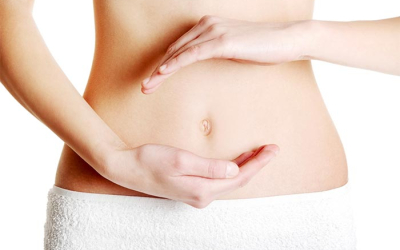 Mang thai tuần đầu bụng có to không?