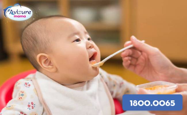 Ăn dặm kiểu truyền thống được nhiều thế hệ người Việt áp dụng