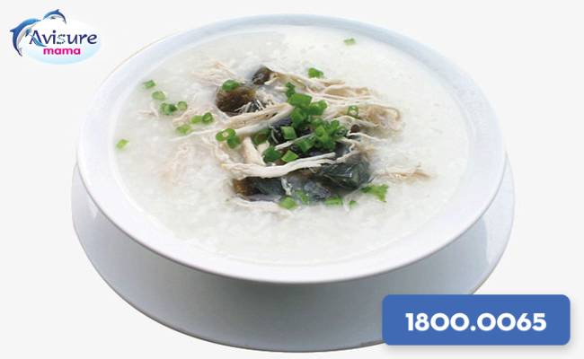 Cháo thịt gà nấm hương cho bé từ 10 tháng tuổi ăn dặm