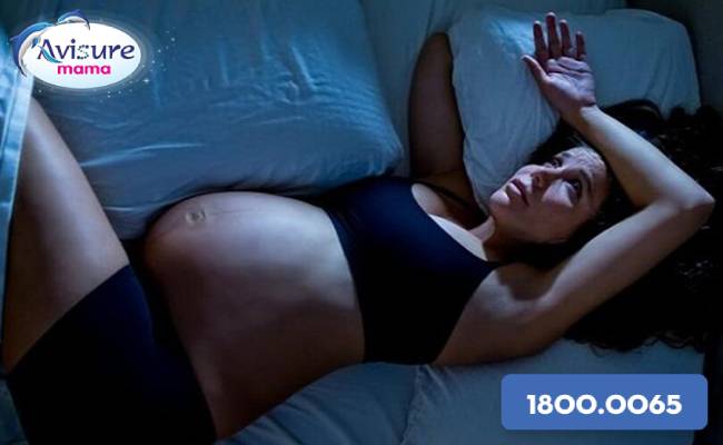 Chế độ sinh hoạt thiếu lành mạnh ở mẹ bầu có thể khiến thai nhi nhẹ cân