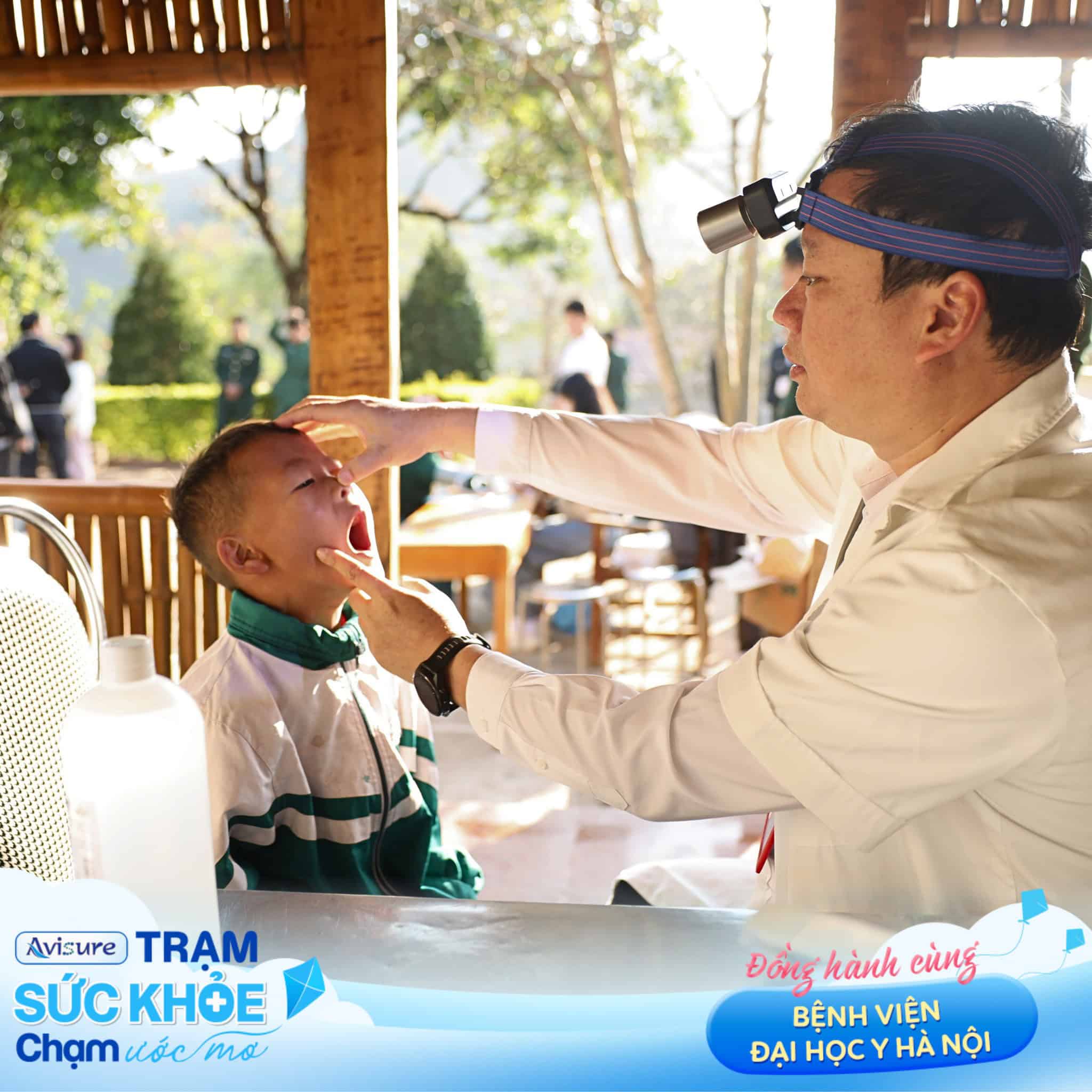 avisure cùng đại học y hà nội tại sơn la