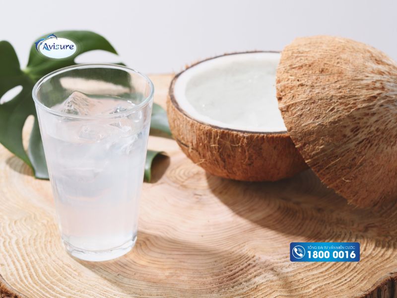 Dọa sinh non có uống nước dừa được không?