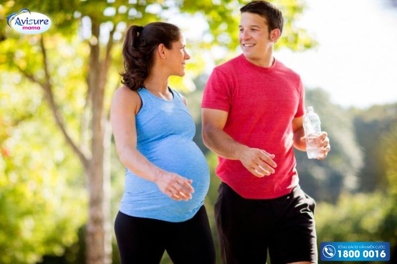 Thể dục nhẹ nhàng, thường xuyên là cách khắc phục thiểu ối ở mẹ bầu 3 tháng giữa