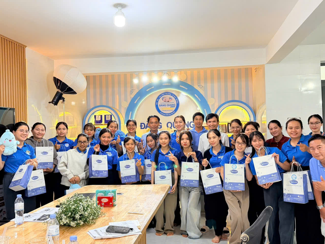 Chương trình đào tạo kiến thức sản phẩm Avisure tại hệ thống cửa hàng mẹ và bé Đăng Quang