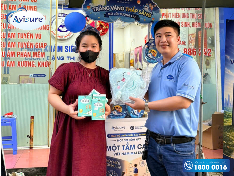 Rất nhiều phần quà đã được trao tặng cho khách hàng tham gia sự kiện