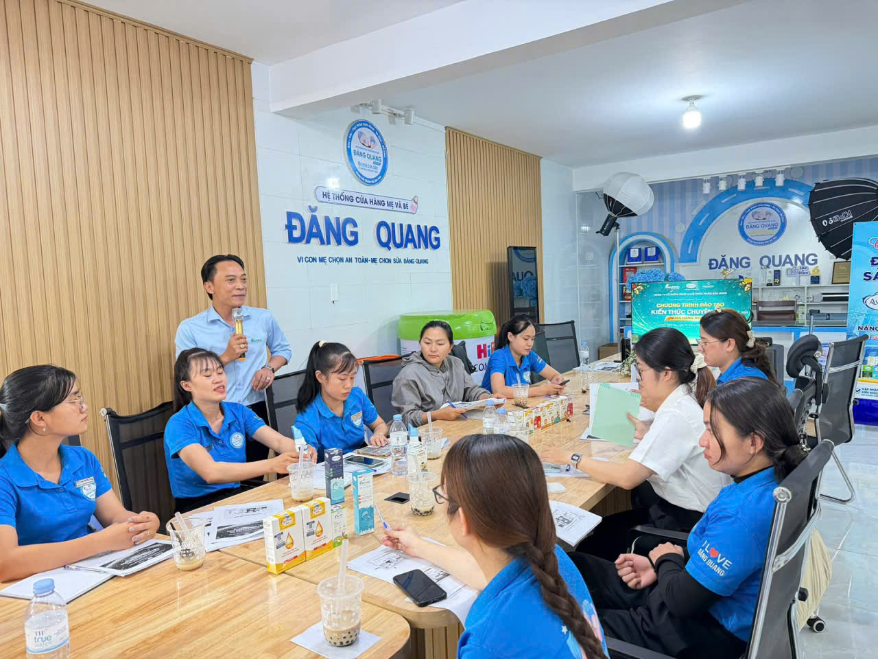 Những hình ảnh trực tiếp từ chương trình đạo tạo sản phẩm Avisure