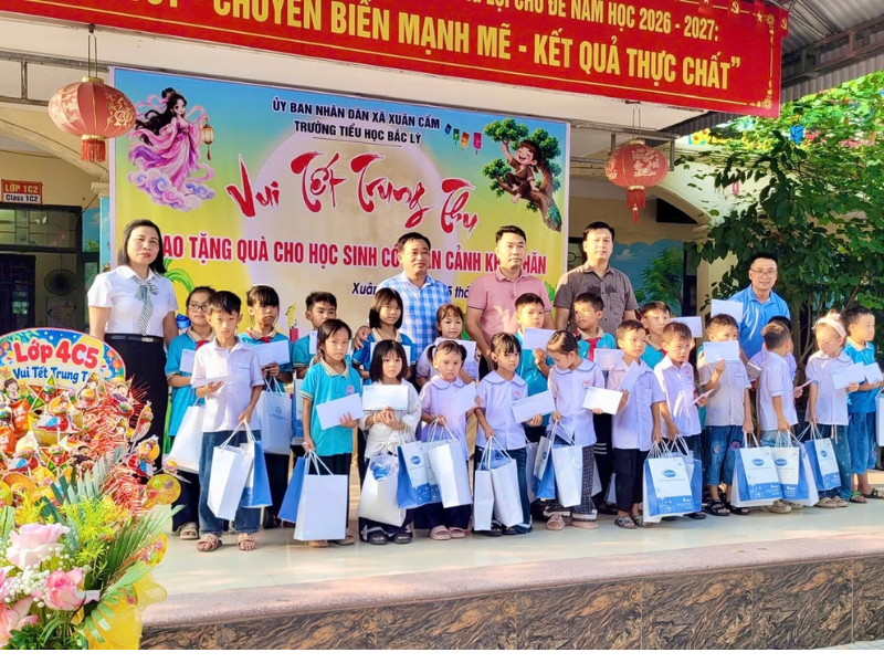 Niềm vui trung thu đã đến với nhiều em nhỏ trên khắp cả nước