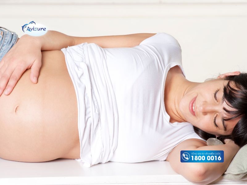 Nằm nghiêng trái - Tư thế ngủ tốt cho mẹ bầu 3 tháng giữa
